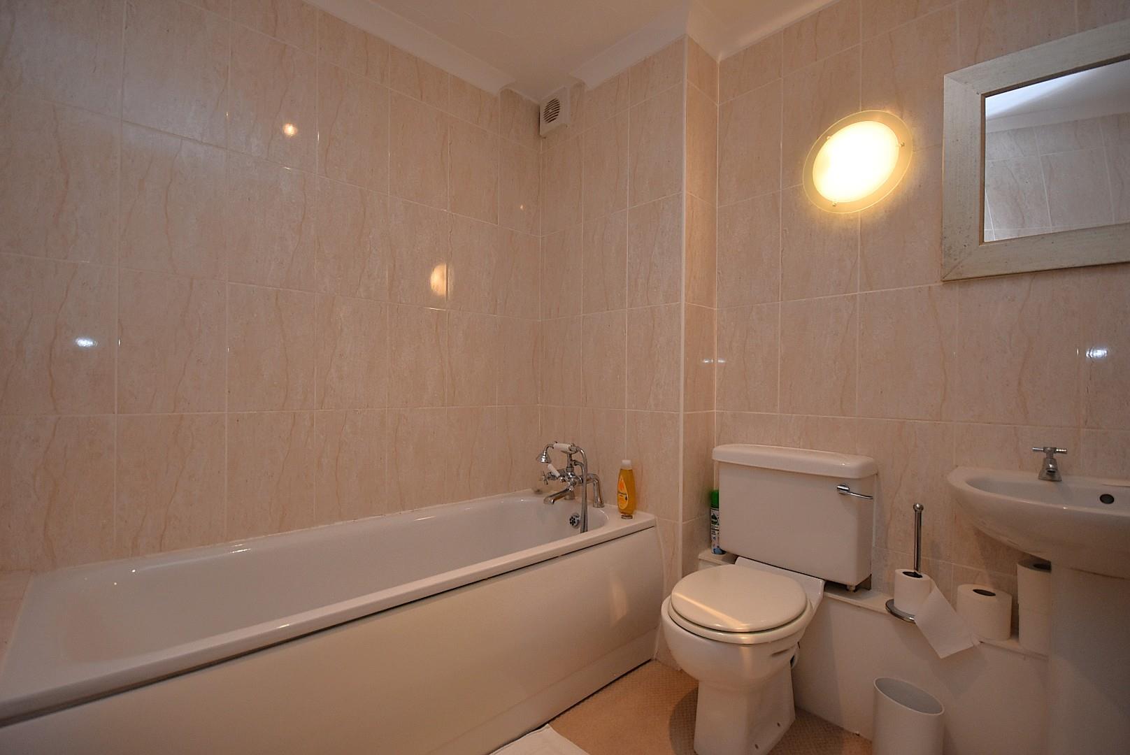 7 Heol-Y-Gaer, Barry, CF62 6UH